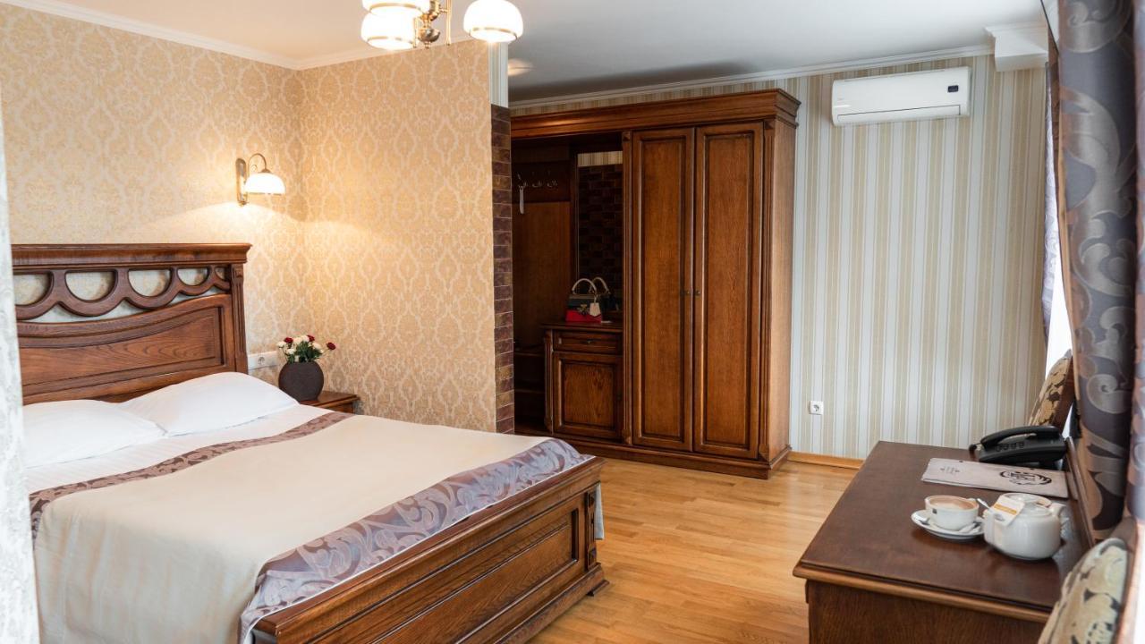 Hotel Lviv Exterior foto