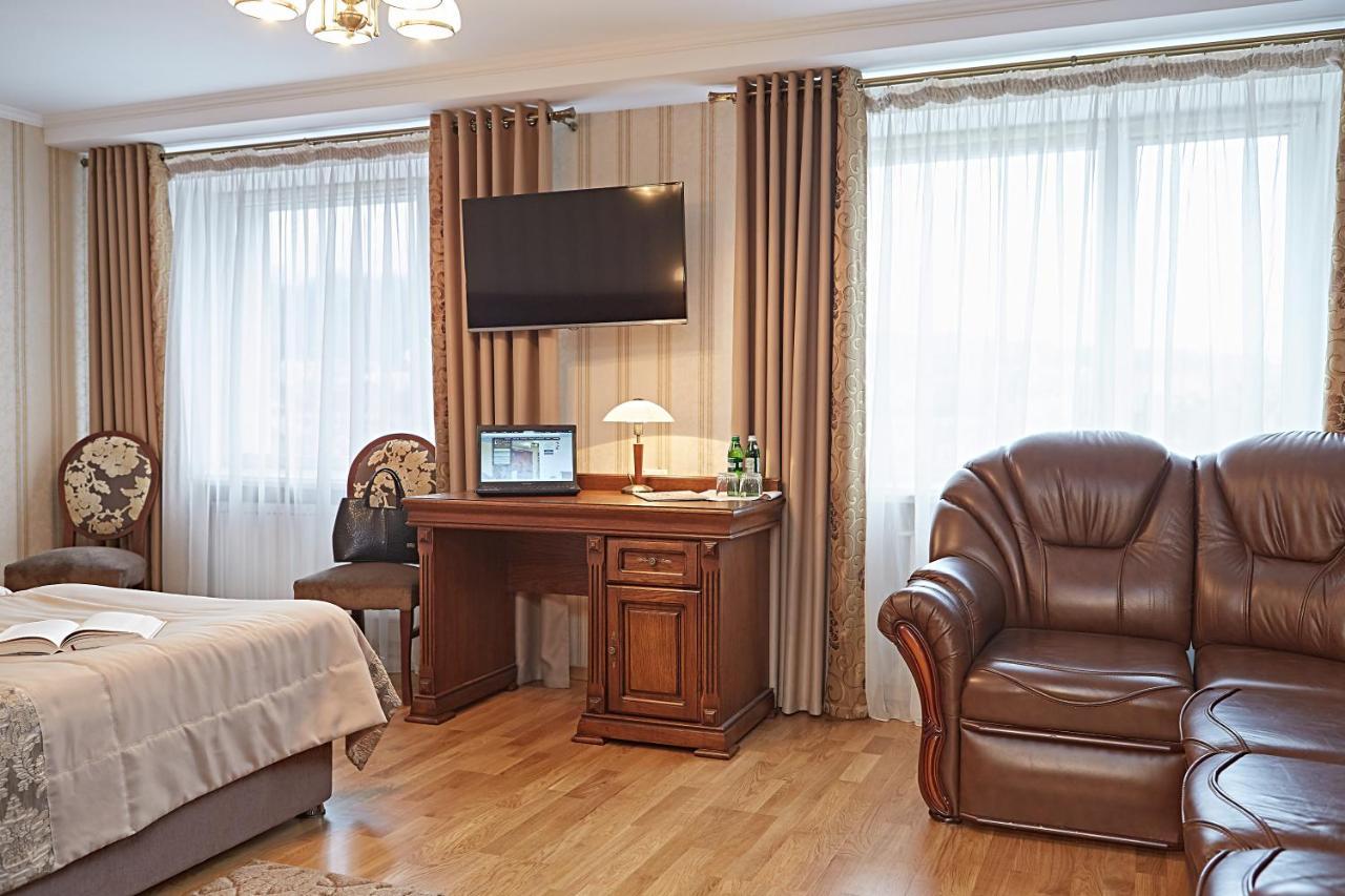 Hotel Lviv Exterior foto