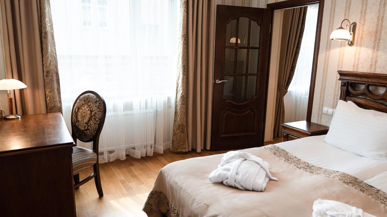 Hotel Lviv Exterior foto