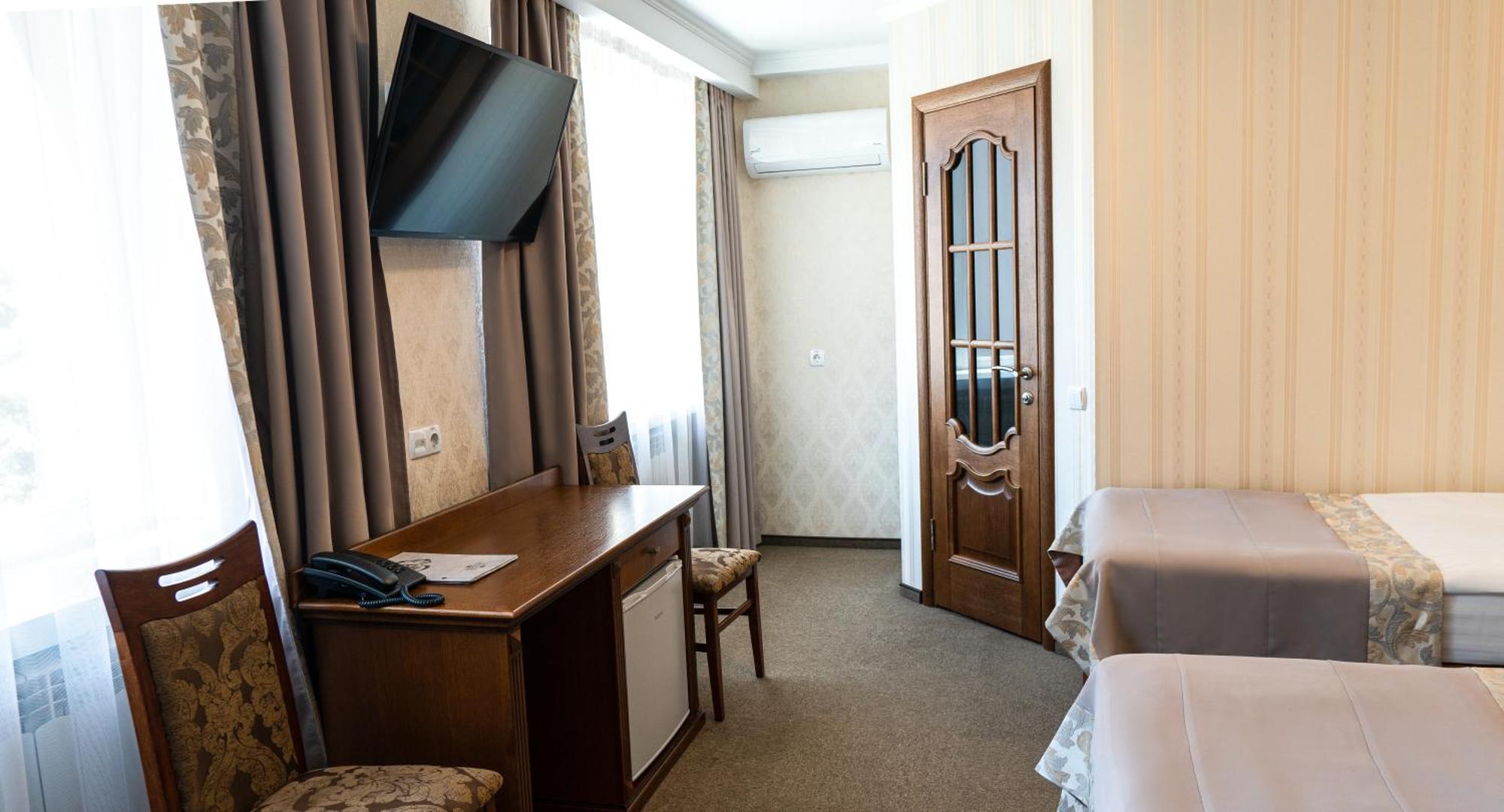 Hotel Lviv Exterior foto