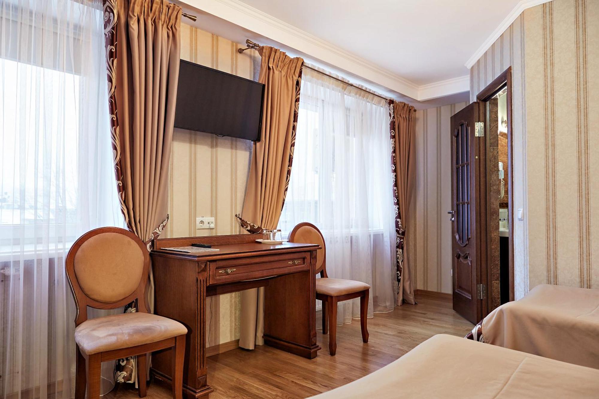 Hotel Lviv Exterior foto